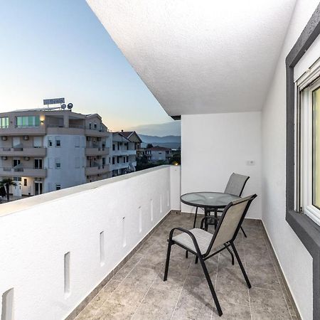 Apart-Hotel Prestige Ulcinj Buitenkant foto