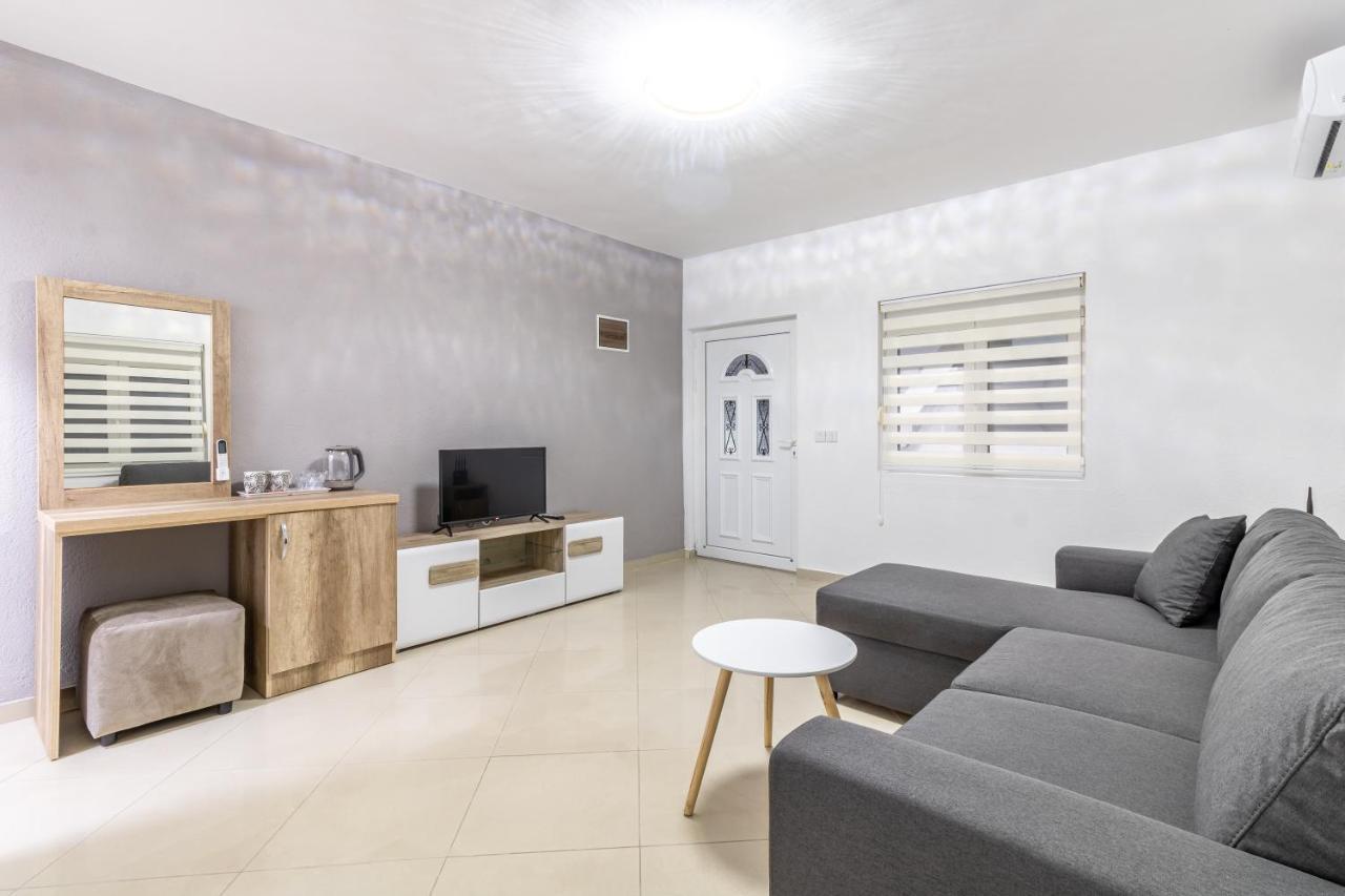 Apart-Hotel Prestige Ulcinj Buitenkant foto