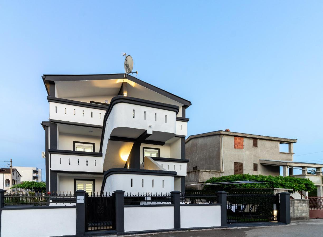 Apart-Hotel Prestige Ulcinj Buitenkant foto
