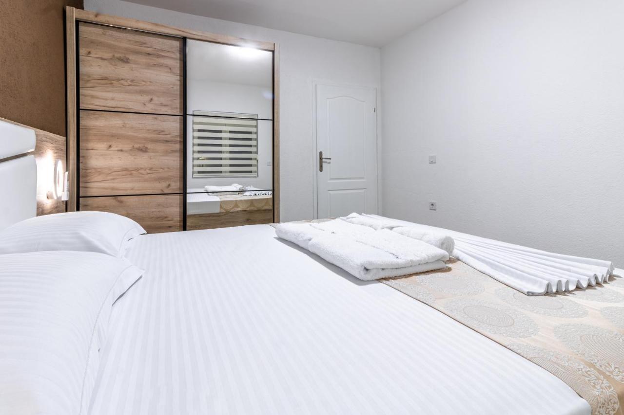 Apart-Hotel Prestige Ulcinj Buitenkant foto