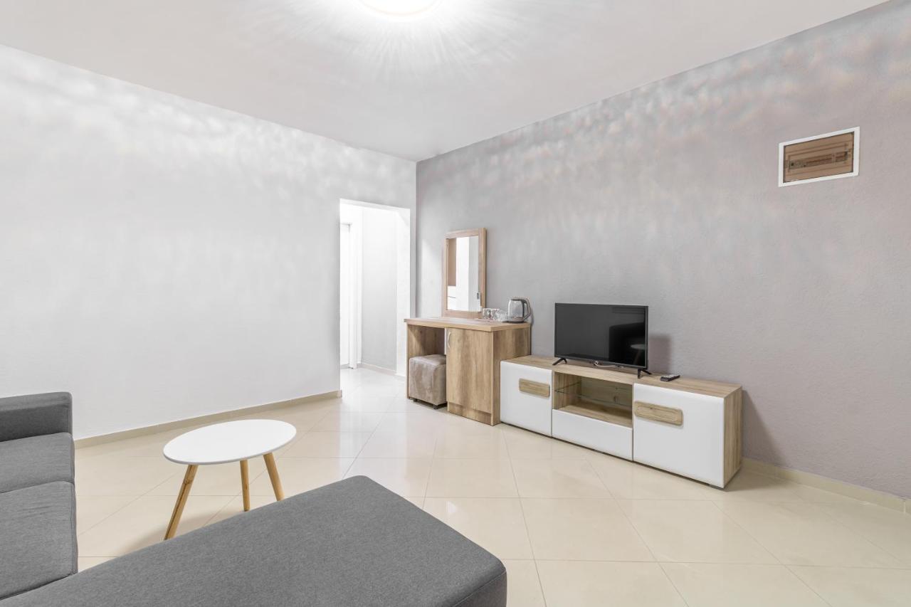 Apart-Hotel Prestige Ulcinj Buitenkant foto