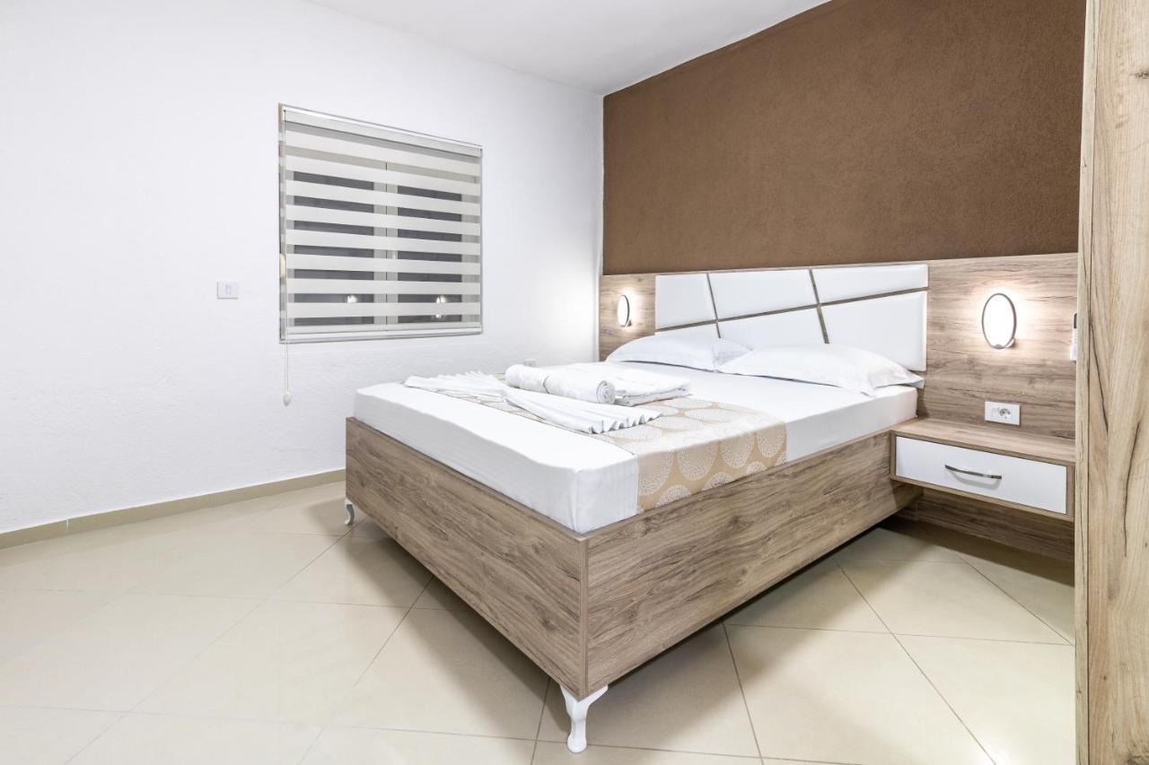 Apart-Hotel Prestige Ulcinj Buitenkant foto